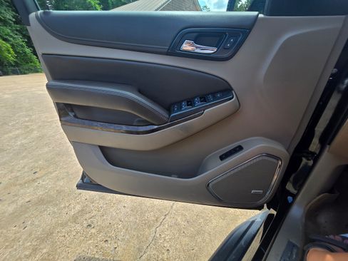 Used 2020 Chevrolet Tahoe LT RWD image 19
