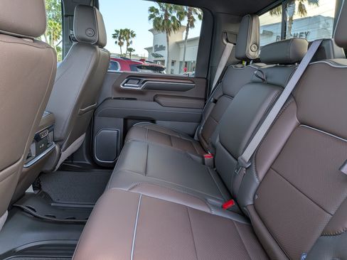 New 2026 GMC Sierra 2500 Denali w/ Denali Reserve Package AWD/4WD image 17