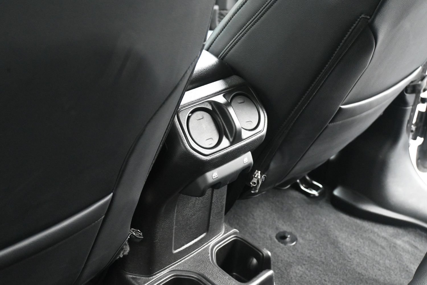 Used 2021 Jeep Wrangler Unlimited Sport AWD/4WD image 36