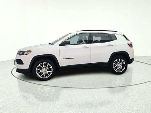 Used 2022 Jeep Compass Latitude AWD/4WD image 4