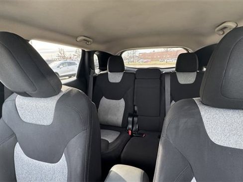 Used 2014 Jeep Cherokee Latitude w/ Comfort/Convenience Group image 30