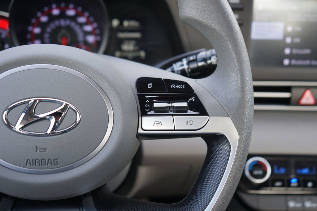 Certified 2023 Hyundai Elantra SEL FWD image 13