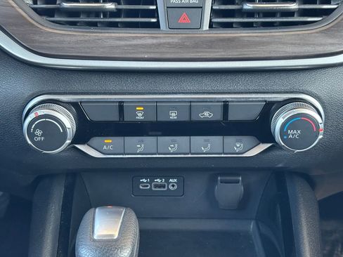 Used 2024 Nissan Altima 2.5 SV image 15