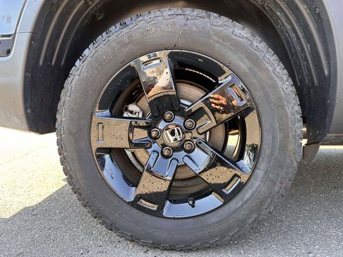 Used 2025 Honda Ridgeline Black Edition image 6