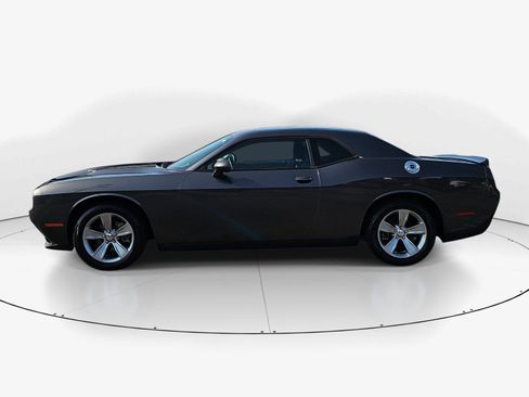 Used 2019 Dodge Challenger SXT RWD image 7