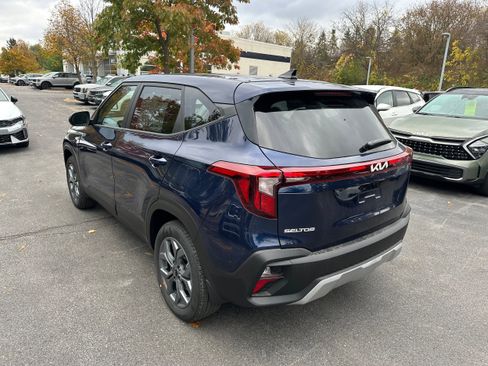 New 2026 Kia Seltos LX image 7