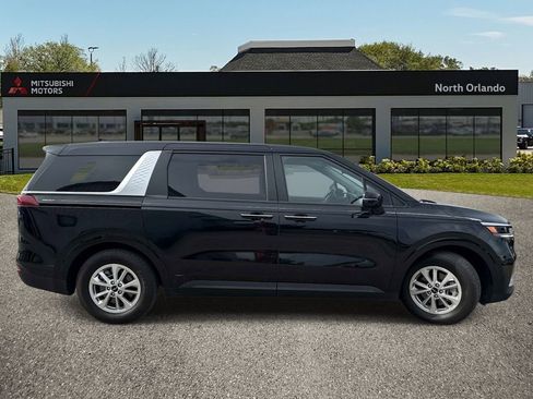 Used 2023 Kia Carnival LX FWD image 6