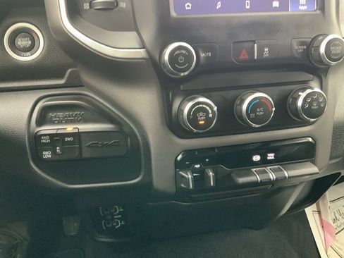 Used 2022 RAM 3500 Big Horn image 28