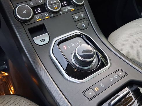 Used 2019 Land Rover Range Rover Evoque SE AWD/4WD image 23