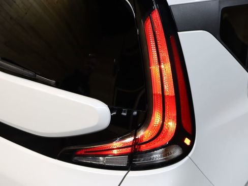 Used 2023 Kia Soul GT-Line image 18