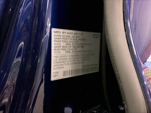 Certified 2023 Audi Q8 Premium Plus w/ Premium Plus Package image 35