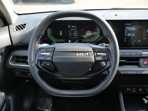 Used 2025 Kia K4 LXS image 30