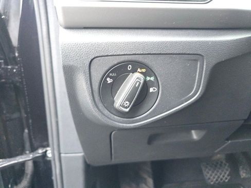 Used 2020 Volkswagen Atlas Cross Sport SEL image 29