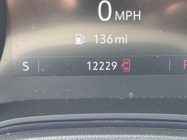 Used 2023 Buick Encore GX Essence w/ Experience Buick Package FWD image 33