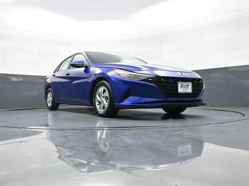 Certified 2023 Hyundai Elantra SE w/ Cargo Package image 27