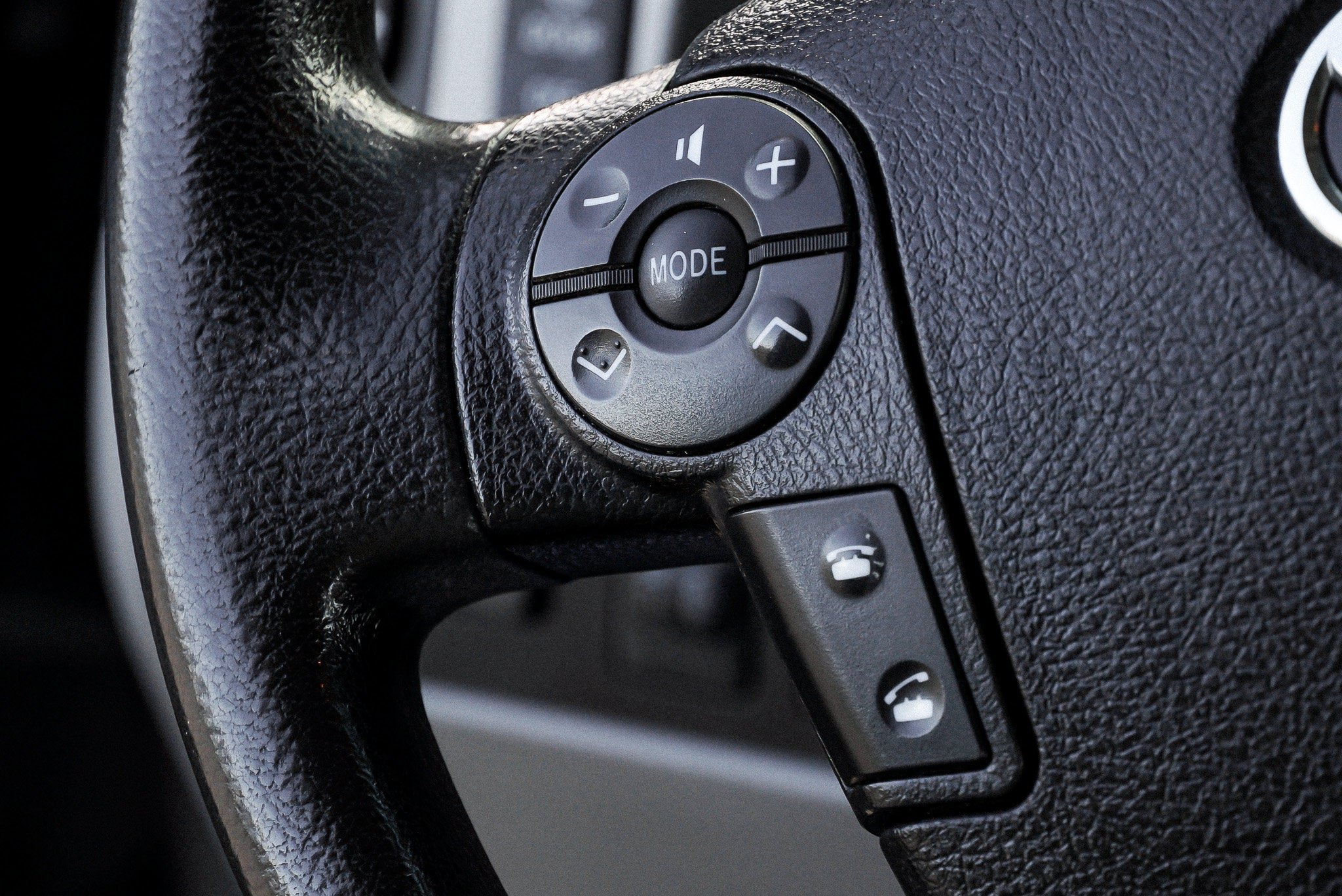 Used 2013 Toyota Tundra 4x4 CrewMax w/ Tow Pkg image 33