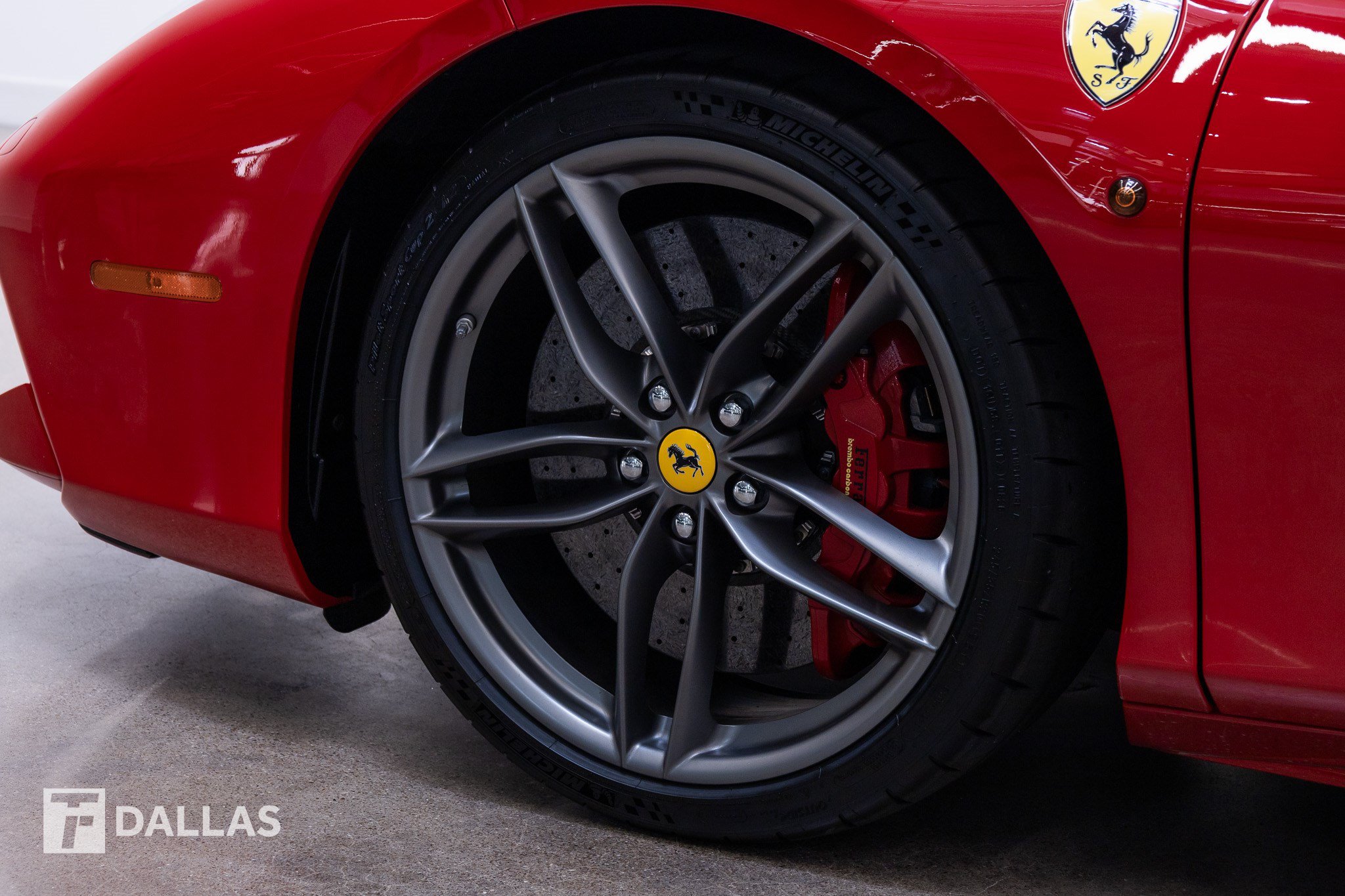 Used 2018 Ferrari 488 GTB RWD image 3