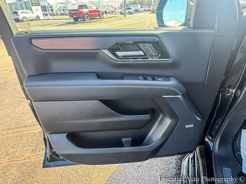 Used 2025 GMC Yukon Denali image 24