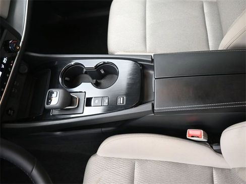 Used 2025 Nissan Rogue SV image 31