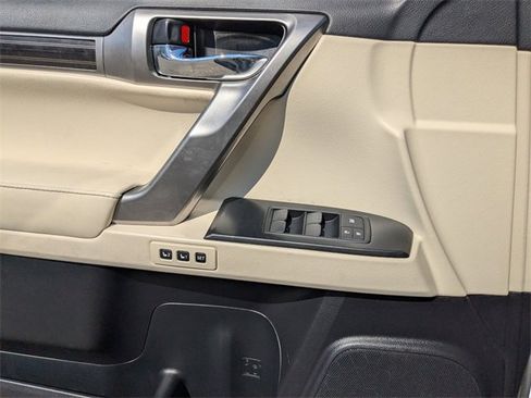 Used 2022 Lexus GX 460 Premium image 25