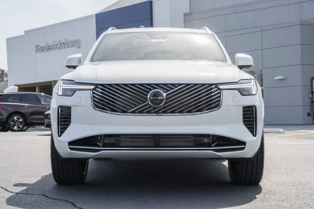 New 2026 Volvo XC90 T8 Plus w/ Protection Package Premier AWD/4WD image 2