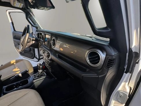 Used 2020 Jeep Wrangler Unlimited Sahara AWD/4WD image 34