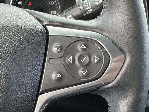 Used 2023 Chevrolet Traverse LT FWD image 24