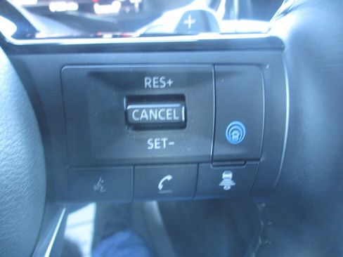 Used 2024 Nissan Pathfinder Platinum w/ Cargo Package image 16