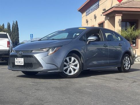 Used 2022 Toyota Corolla LE image 1
