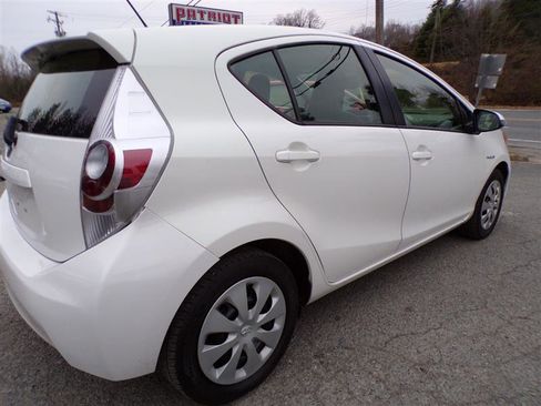 Used 2014 Toyota Prius C Four image 10
