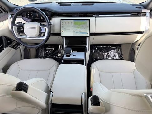 Used 2025 Land Rover Range Rover Autobiography AWD/4WD image 24
