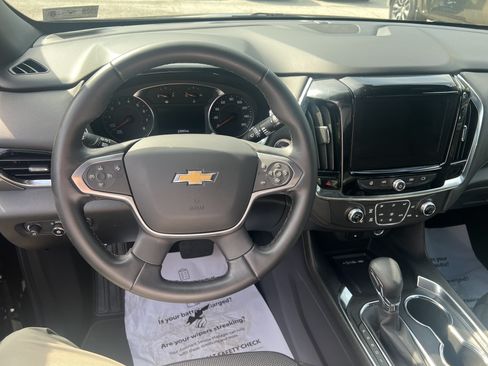 Used 2023 Chevrolet Traverse LT AWD/4WD image 8