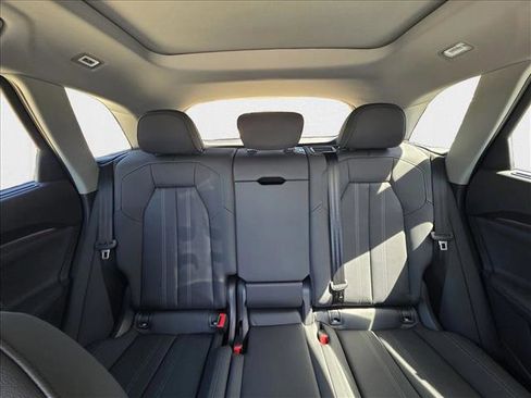 New 2025 Audi Q5 Premium Plus w/ Premium Plus image 16