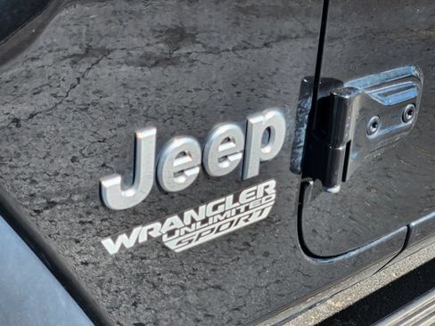 Used 2019 Jeep Wrangler Unlimited Sport S AWD/4WD image 11