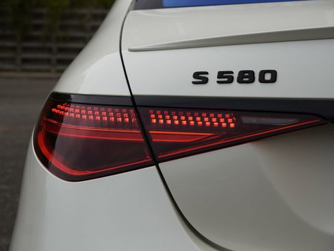 Used 2021 Mercedes-Benz S 580 4MATIC Sedan image 10