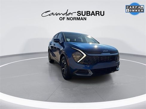 Used 2023 Kia Sportage EX image 3