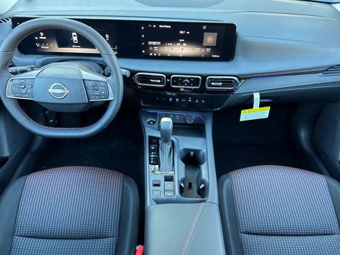 New 2026 Nissan Sentra SR w/ Floor Mat Package image 10