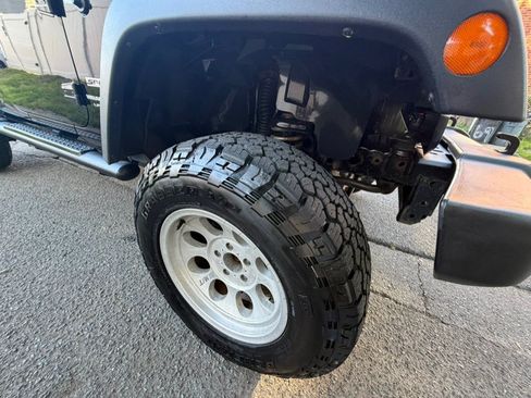 Used 2018 Jeep Wrangler Unlimited Sport S AWD/4WD image 17