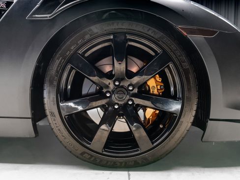 Used 2009 Nissan GT-R Premium AWD/4WD image 30