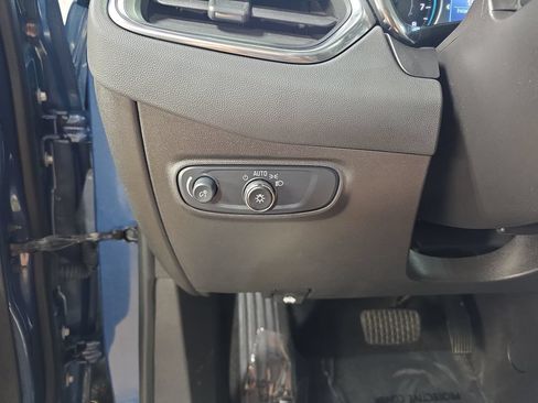 Used 2024 Chevrolet Equinox LT AWD/4WD image 25