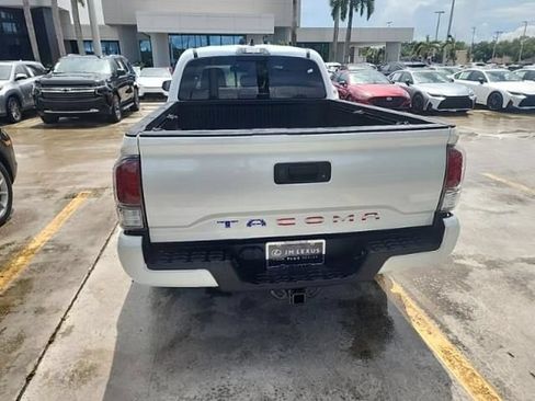 Used 2022 Toyota Tacoma TRD Sport AWD/4WD image 7