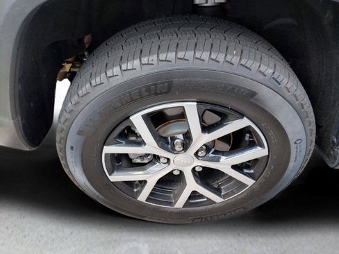 Used 2024 Jeep Grand Cherokee Limited AWD/4WD image 15