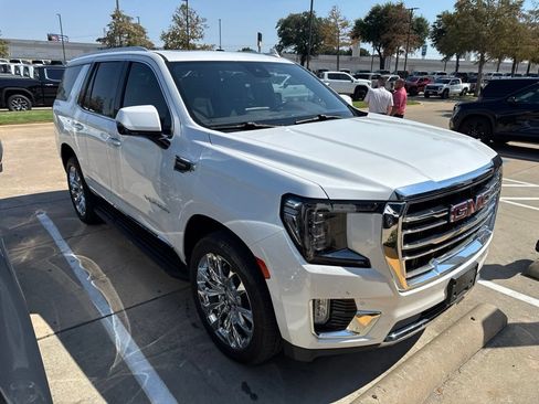 Used 2023 GMC Yukon SLT w/ SLT Luxury Package AWD/4WD image 8