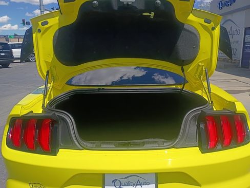 Used 2021 Ford Mustang GT w/ Black Accent Package RWD image 12