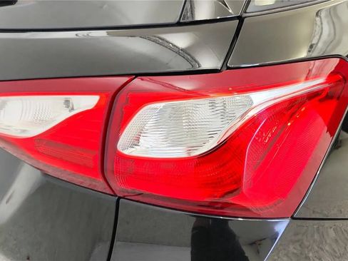 Used 2018 Chevrolet Equinox LS FWD image 15
