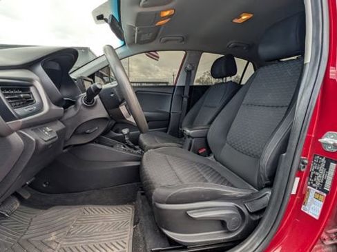 Used 2019 Kia Rio S FWD image 3