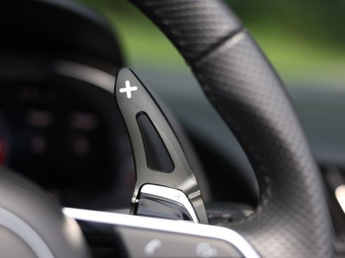 Used 2018 Audi R8 V10 plus w/ Full Leather Package image 56