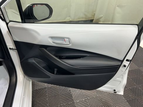 Used 2024 Toyota Corolla SE image 11