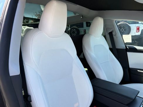 Used 2025 Tesla Model 3 Long Range RWD image 18
