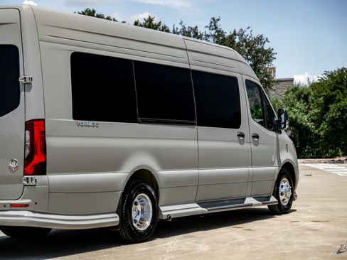 Used 2025 Mercedes-Benz Sprinter 3500 image 18